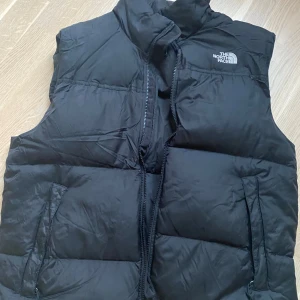 north face väst - storlek L