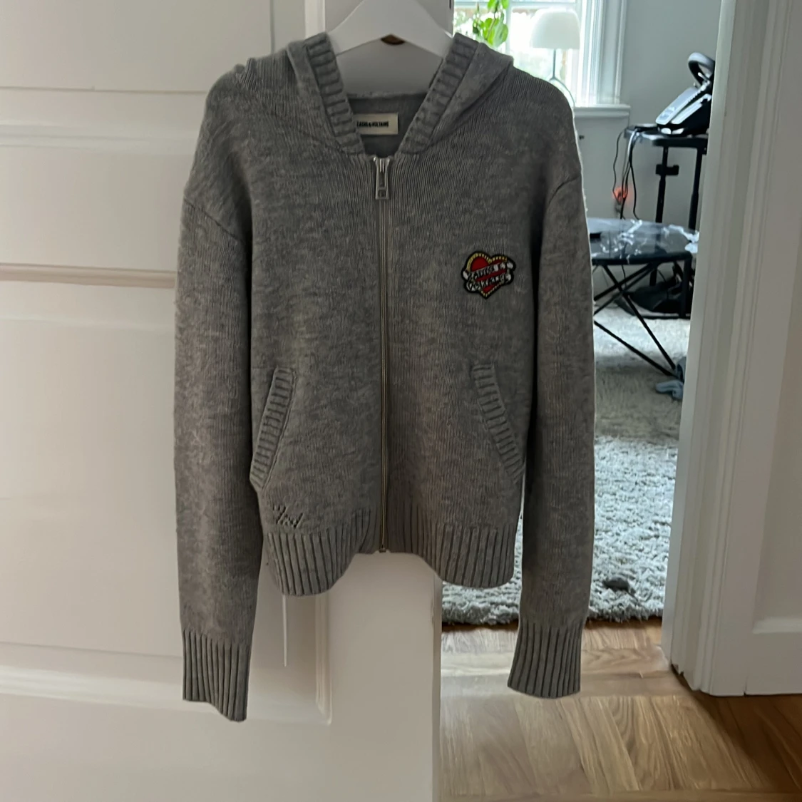 Grå zip up hoodie från Zadig & Voltaire