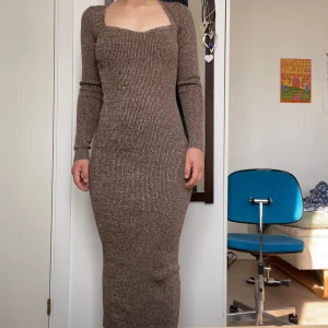 Klänning Adoore - Helt ny Använd en gång därav högt pris Lagom till mig som är 169 cm och som brukar ha xs/s