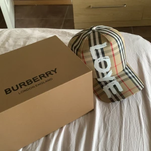 Burberry keps - Ny och fräsch 
