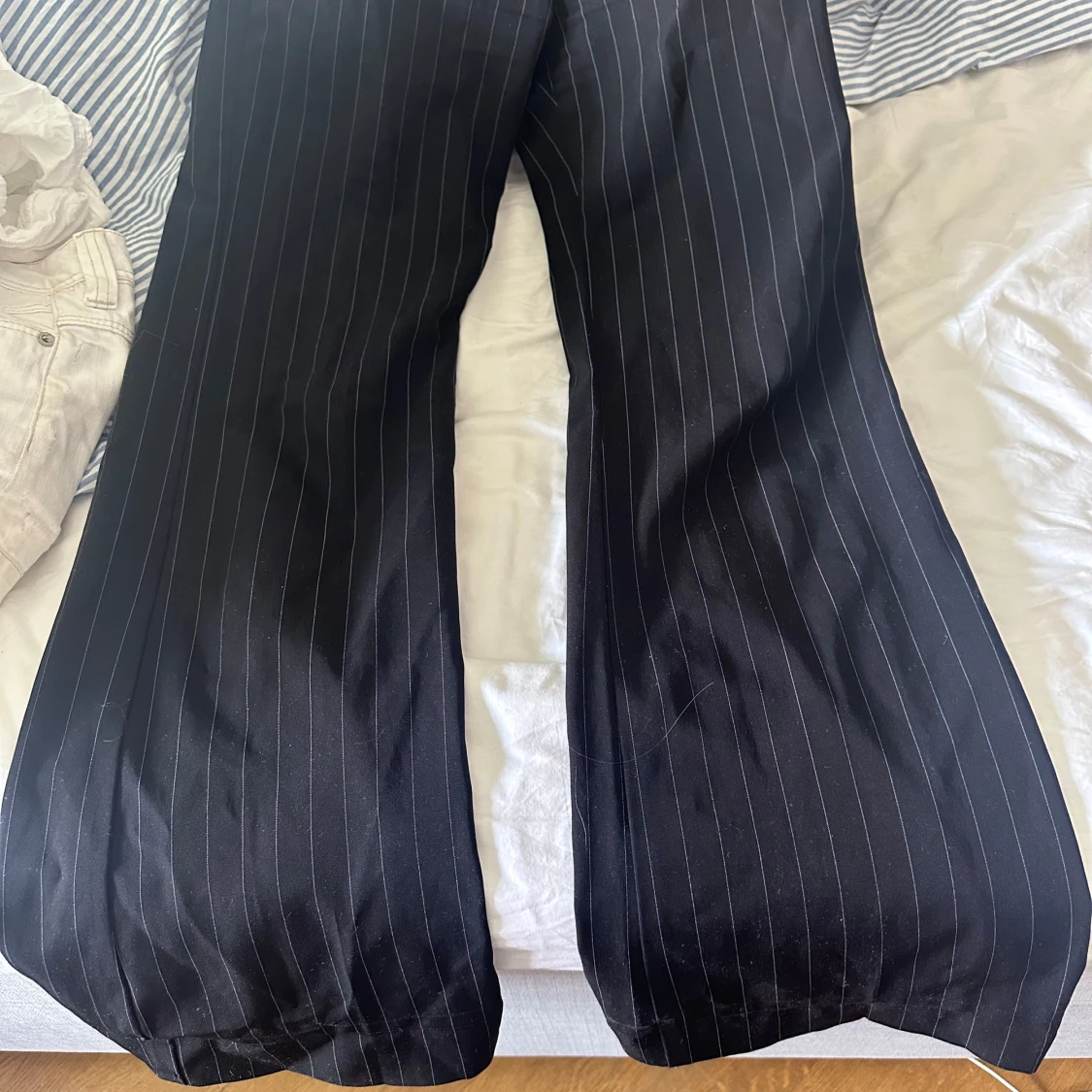 Svarta kostymbyxor  - 91
