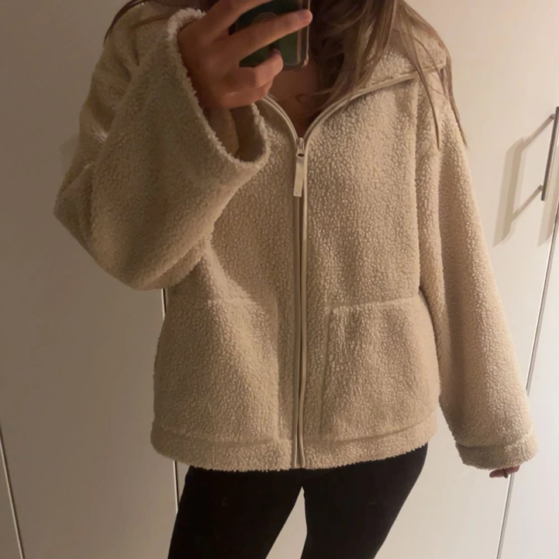 Beige populär teddyjacka H&M - 92