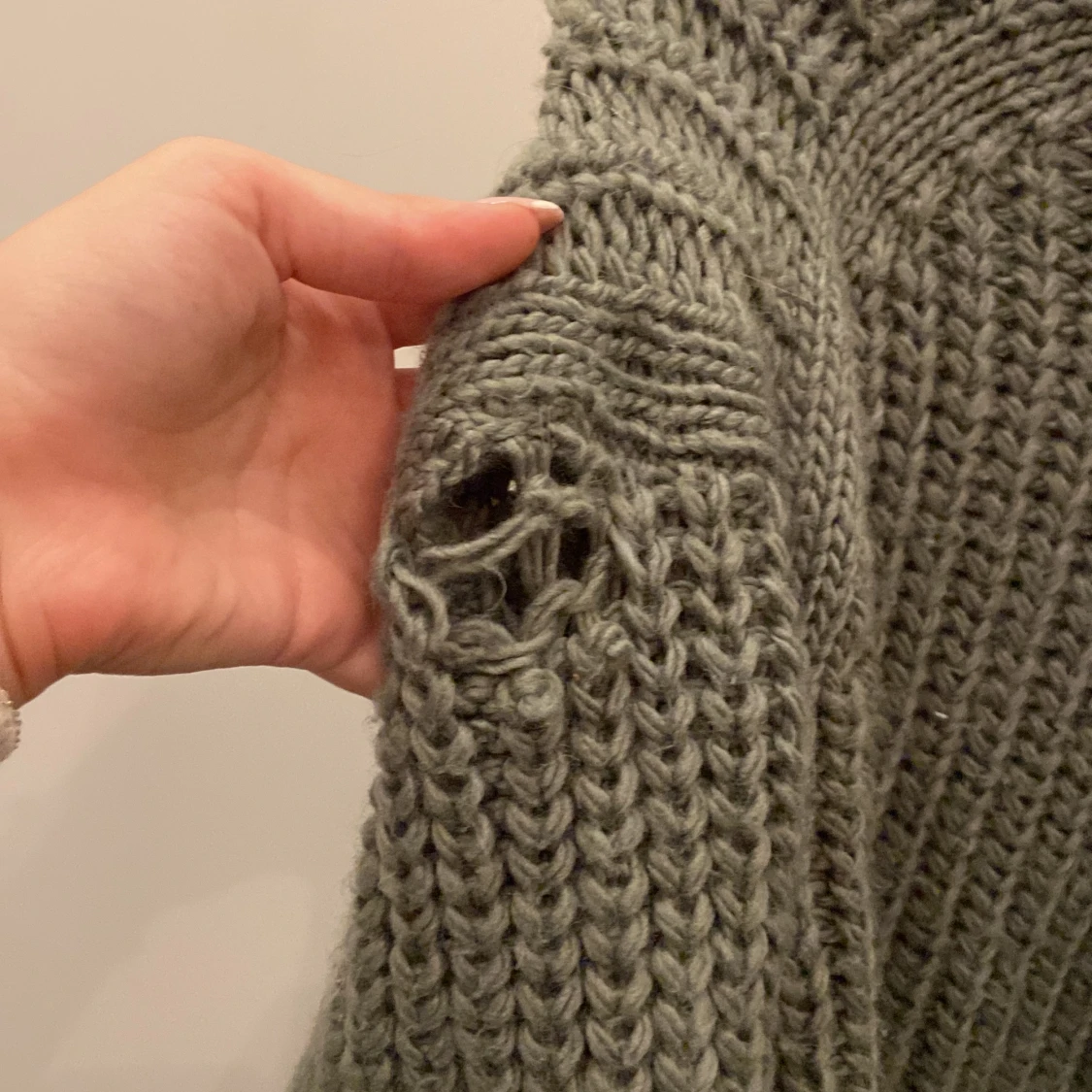 Grå stickad polotröja - 90