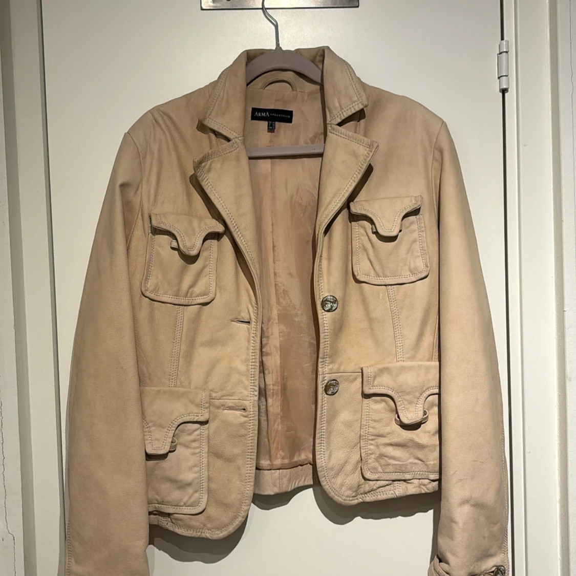 Beige skinnjacka  - 90