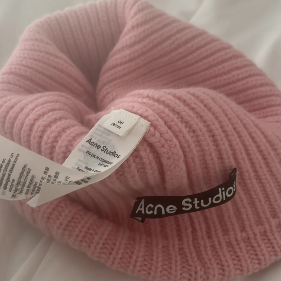 Acne studio mössa  - 91