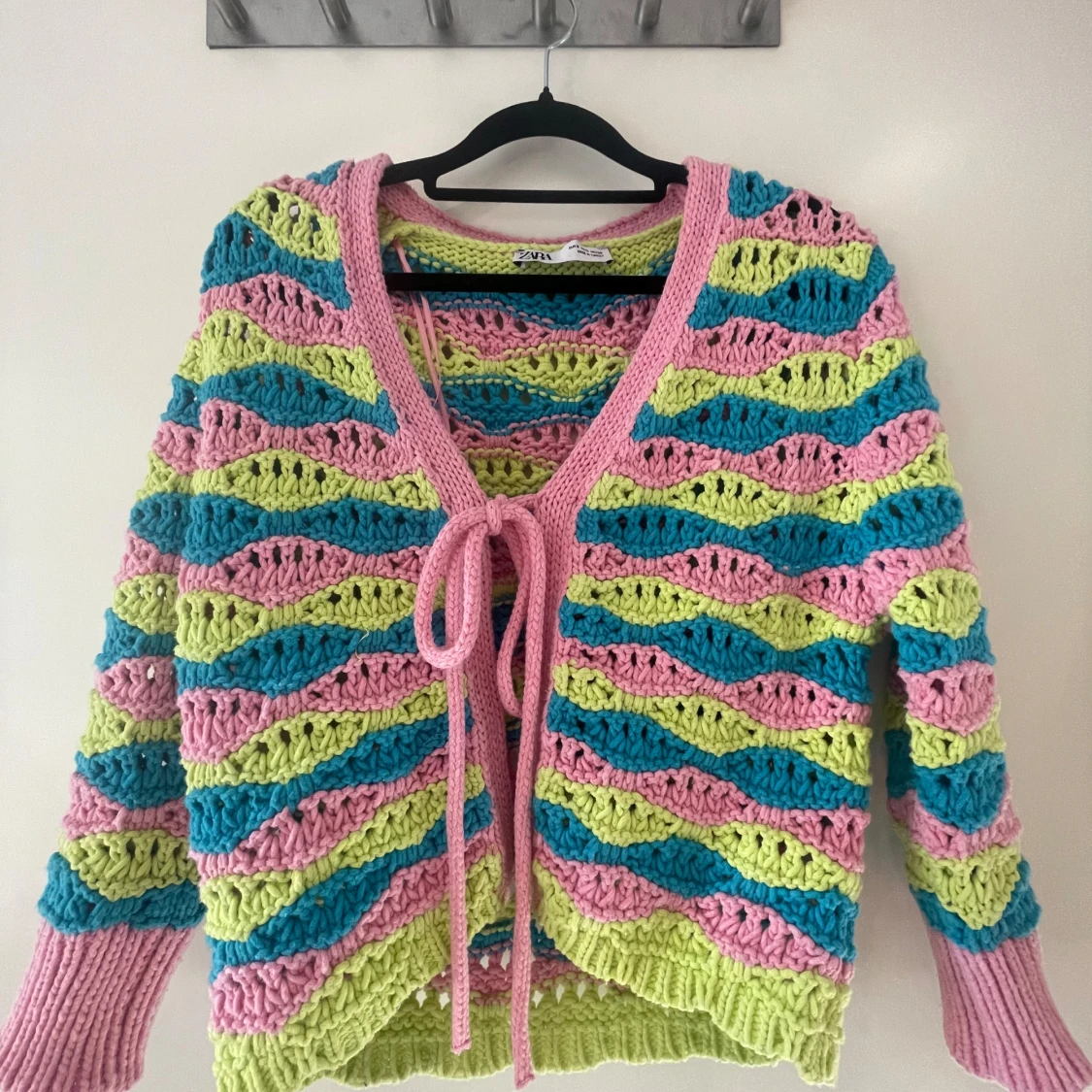 Söt tröja från Zara💘 Aldrig använd, super fint skick🫶 - 90