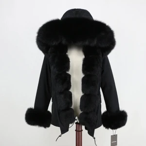 Fatima Parka - Köptes för 3999kr, säljer då den ej kommer till användning längre. Den är i mycket bra skick, fick den förra året så nästan som ny :) Pälsen ingår i priset och skulle kunna tänka mig sänka priset. Kontakta mig privat!