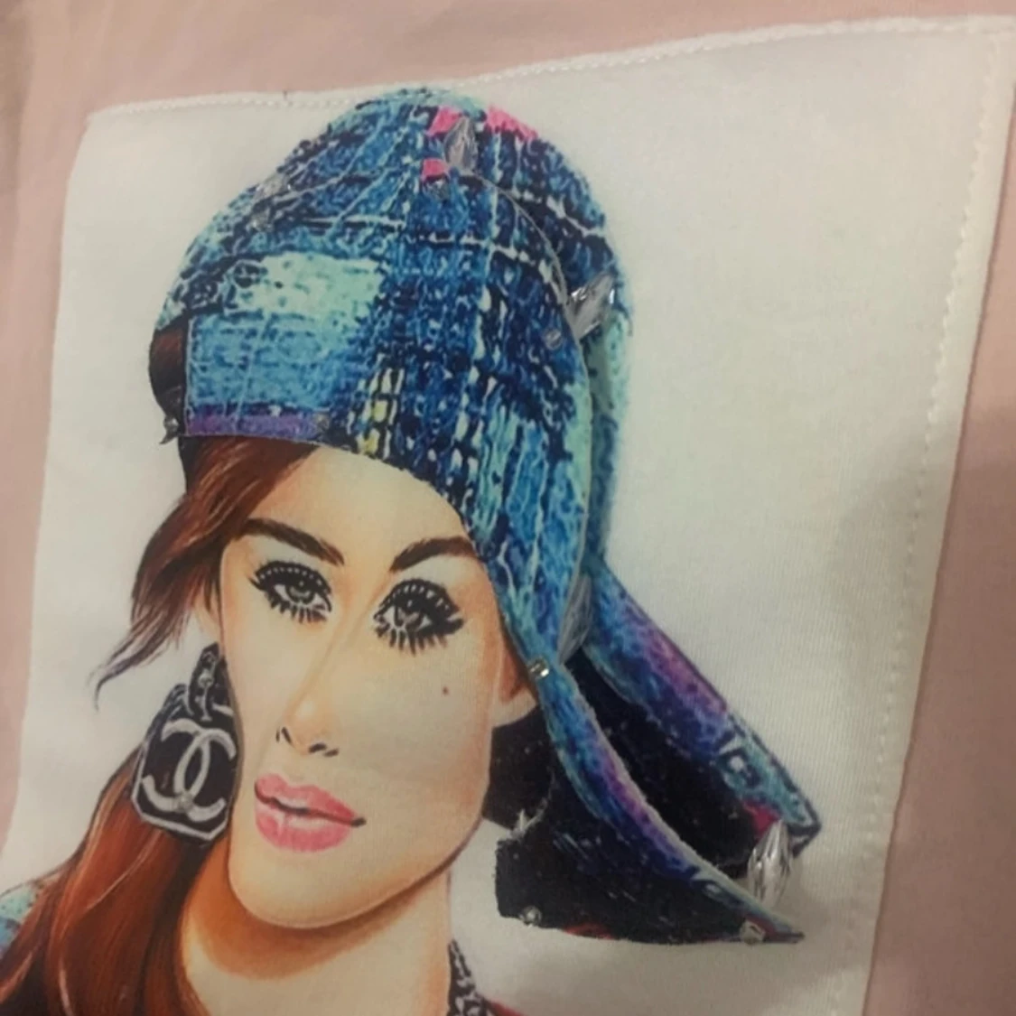 Vacker rosa tröja med bild - 90