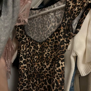 Leopard topp🐆 - Jätte snygg topp som aldrig har använts då den inte faller mig i smaken!🐆❤️