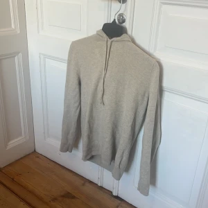 Beige kashmirhoodie från Ralph lauren - Beige kashmirhoodie i grymt skick från Ralph lauren storlek S