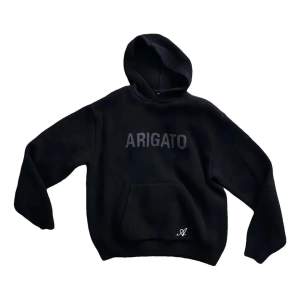 Hoodie från Axel arigato som aldrig kommit till användning. Skriv gärna vid frågor eller för fler bilder!