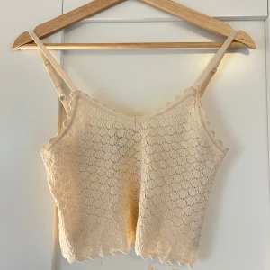 Linne - Linne från Zara. Passar tyvärr inte längre därav säljer jag. Finns inte hos Zara längre.