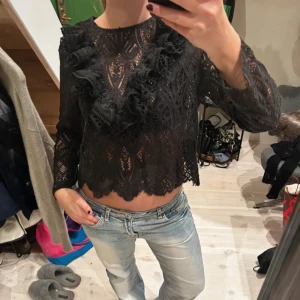 Zara topp - jätte fin, nyskick. storlek M men passar xs-m skulle jag säga