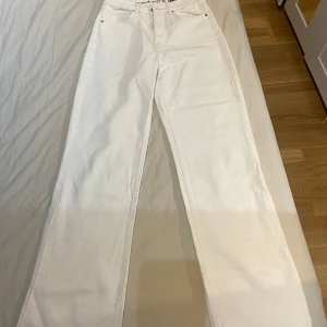 Vit byxor  - Vid byxor 