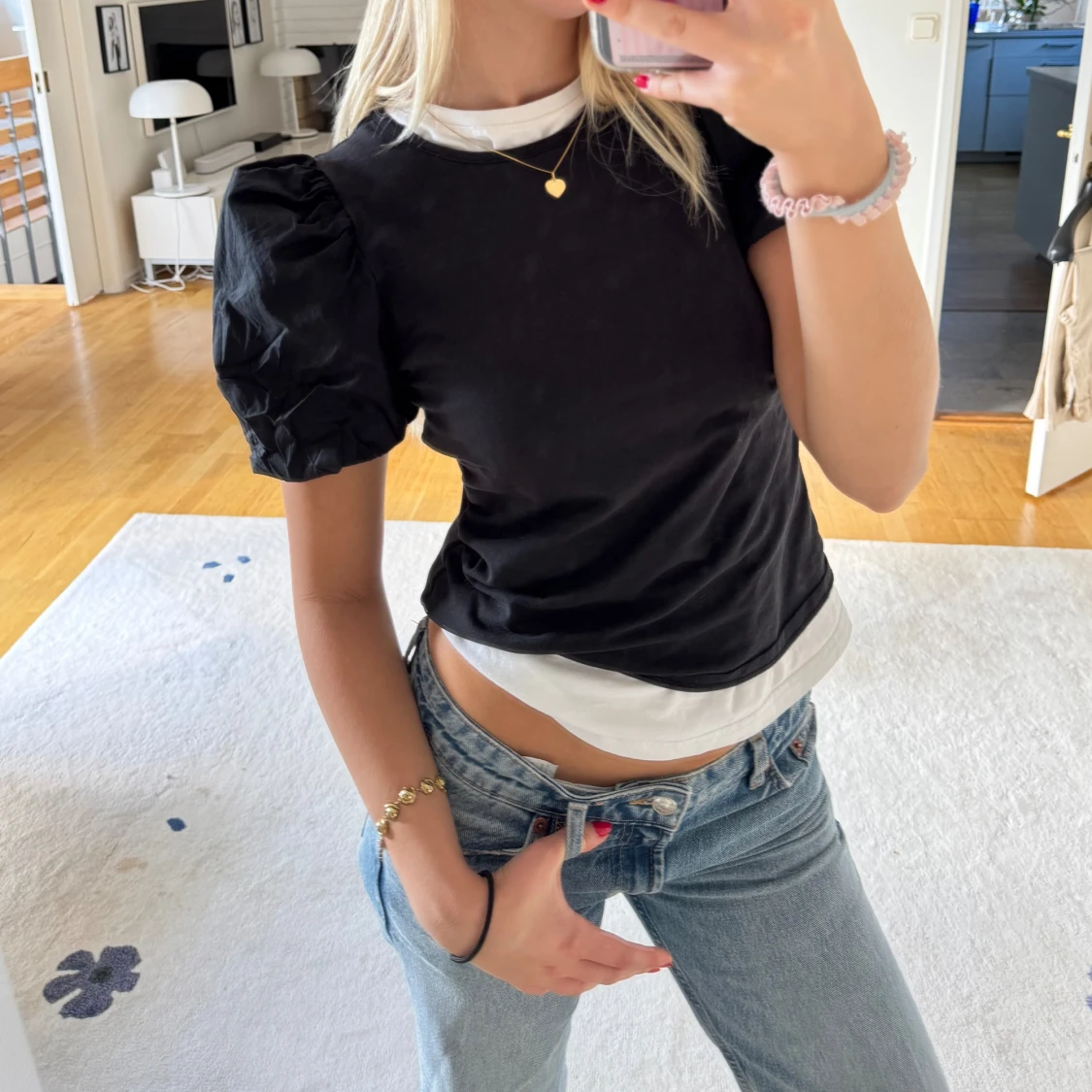 Sööt topp med puffärmar - 90