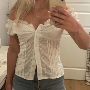 Söt topp - super fin topp i super skick 🩵