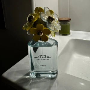 Marc Jacobs parfym  - Endast enstaka test sprut, fall inte mig i smaken. 