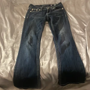 Miss me jeans low waist bootcut - Storlek 27/xxs/xs  Inga hål eller fläckar säljer då jag är 170cm lång och dem är för korta annars jättefina