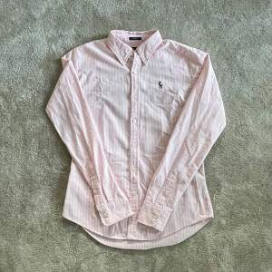  Make an offer for a quick deal! A classic Ralph Lauren shirt, perfect for old money style. Feel free to ask about measurements and other questions! 