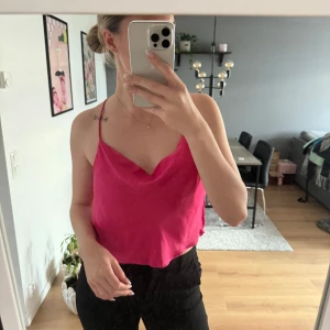 Zara topp - Rosa Zara topp i storlek S🩷 Knappt använd 
