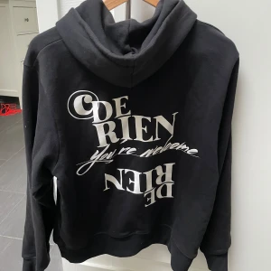 De Rien hoodie  - Svart hoodie från De Rien stl s mycket fint skick