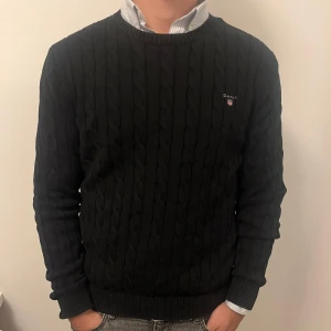Gant tröja - Jag säljer min Gant tröja som jag inte längre använder men forfarande är i fint skick utan några defekter. Orginalpris 1200:-, pris kan diskuteras.