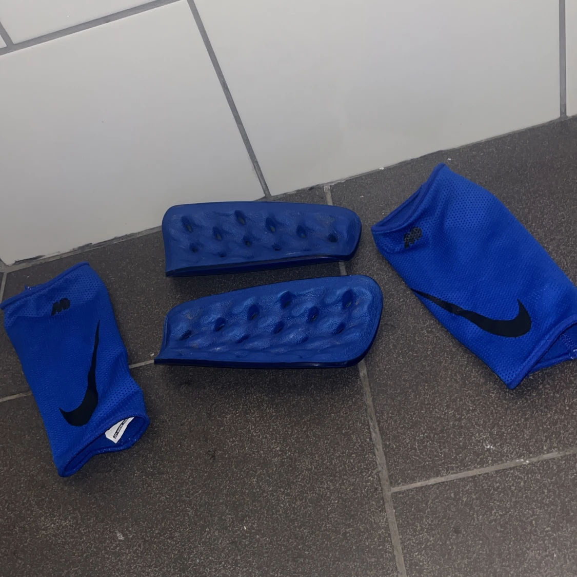 Nike Benskydd  - 90