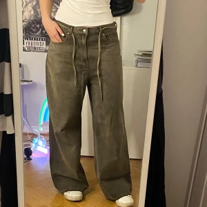 Baggy jeans - Jättefina baggy jeans. Har inga tecken på användning.