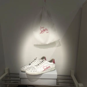 Christian Louboutin skor - Skick 6/10 | rätt skitiga men kan tvätta innan frakt |  påse medföljer | För frågor skriv!