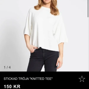 Stickad t shirt från laget  - Stickad t shirt från lager använd fåtal gånger är som ny ❤️i st s 