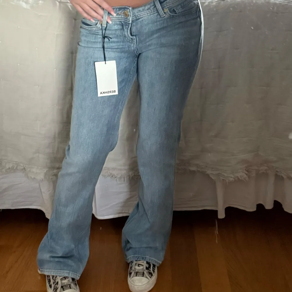 As snygga jeans frĂ„n bershkađđ. Farkut & Housut.