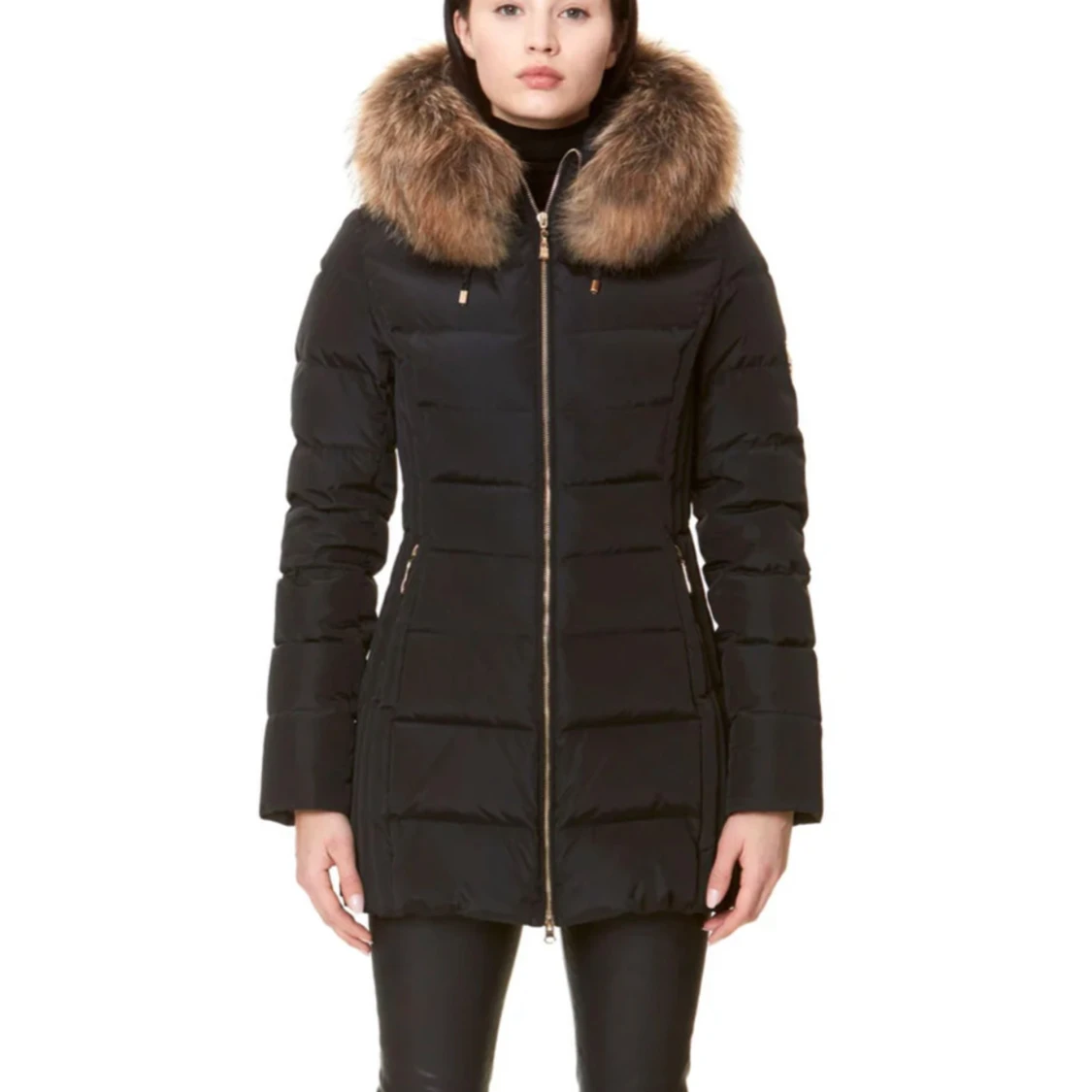 Svart dunjacka med päls - 93