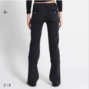 bootcut jeans  - bootcut jeans från lager 157, köpte fel storlek men hade tagit bort lapparna så kunde inte lämna tillbaka. sänker priset från original priset men kan alltid diskuteras. 