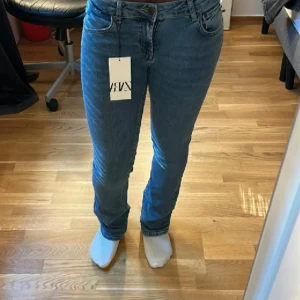 Bootcut jeans - Säljer dessa helt oanvända nya ltb liknande jeans från zara💕