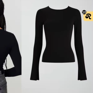 Soft touch långärmad tröja  - Långärmad från Gina Tricot i soft touch materialet. Säljer då jag har fler likadana. Har slits i ärmarna och som man kan se på de två sista bilderna finns ett litet hål, men inget som syns när man har på och kan säkert enkelt sys ihop💘