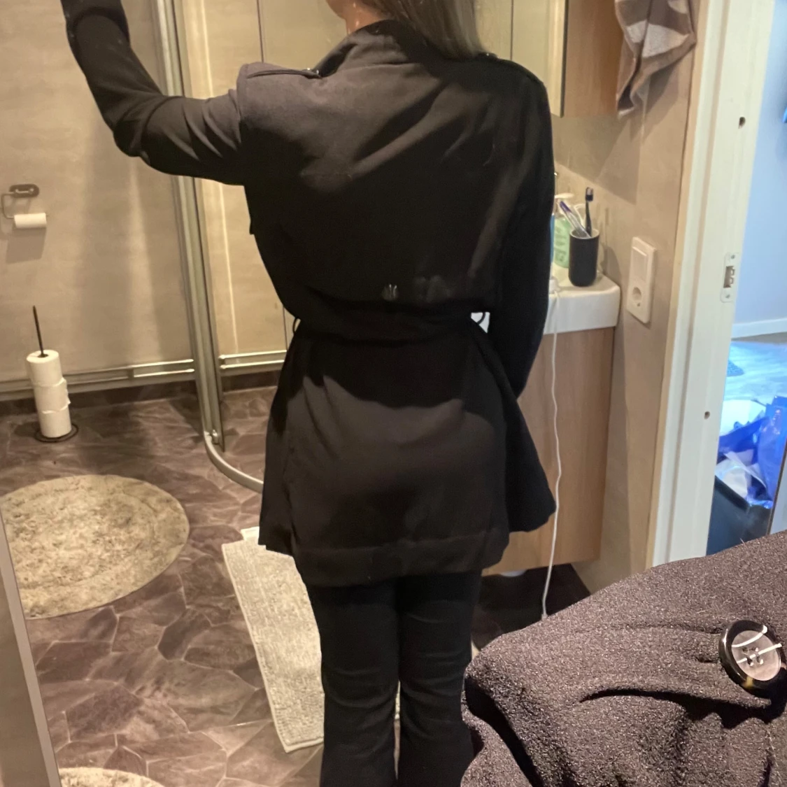 Svart kort kappa - 90