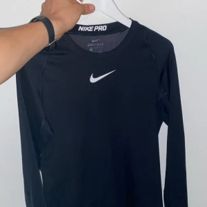 Nike Pro dri-FIT - Nytt pris: 499kr Mitt pris: 150kr Storlek M, i extremt bra skick
