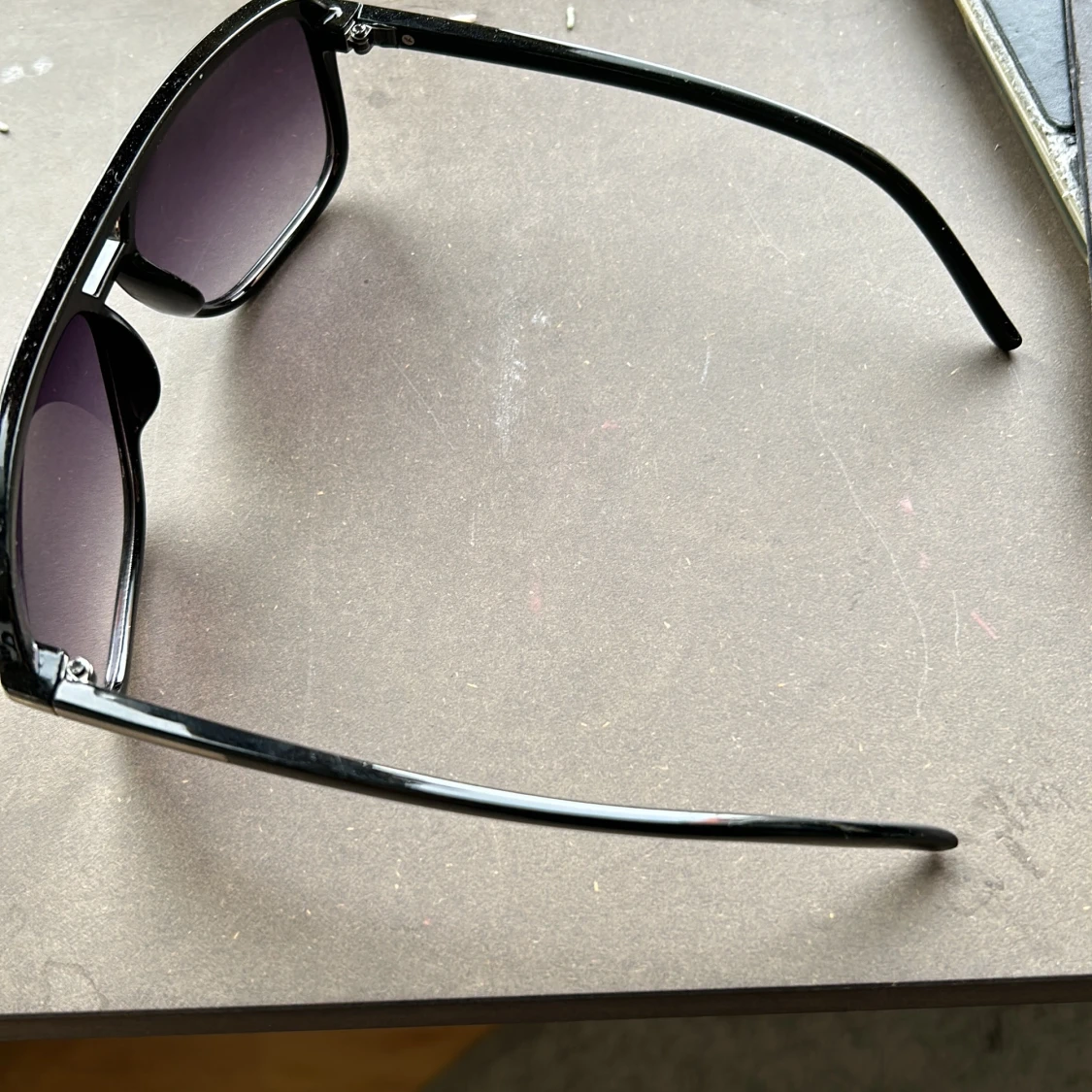 Grisch glas ögon  - 91