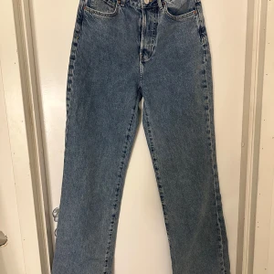 bikbok jeans  - kommer takt vid midjan 💙