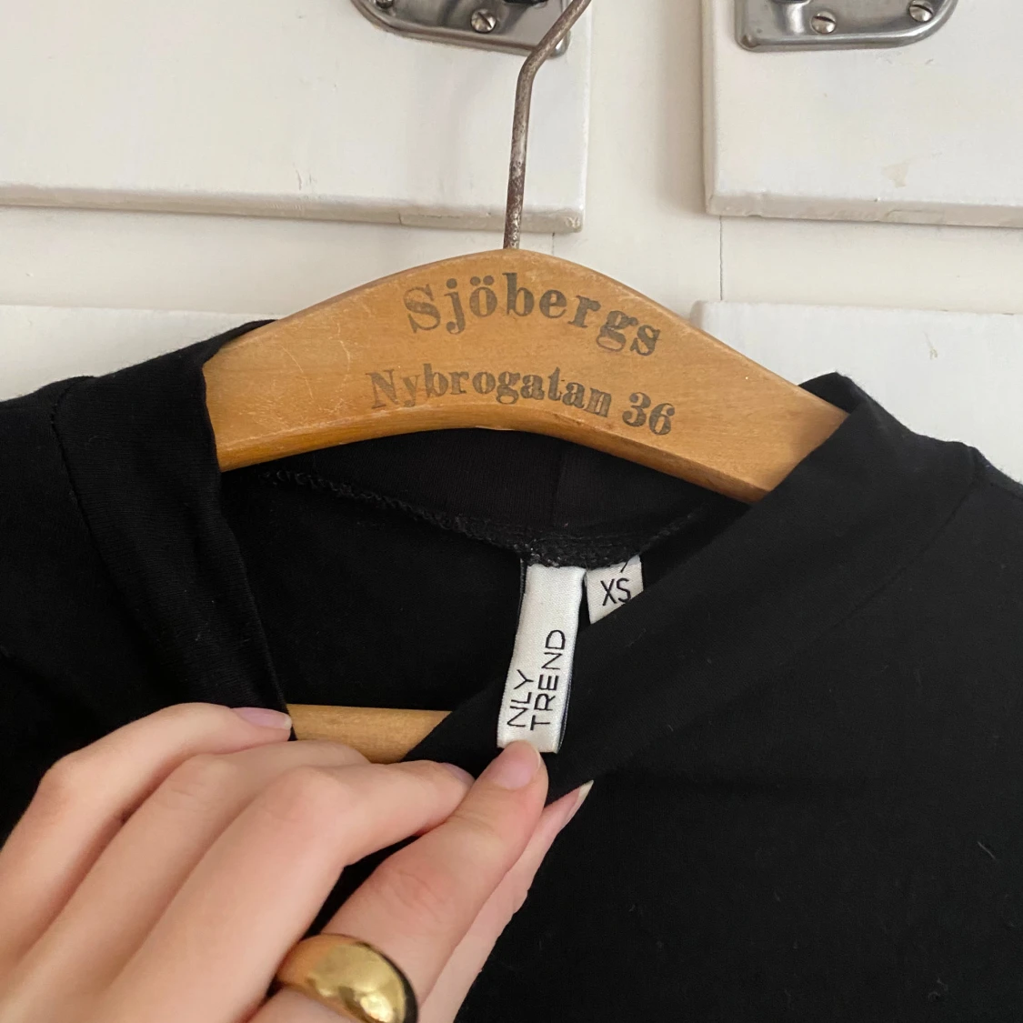 svart långärmad topp nelly - 91