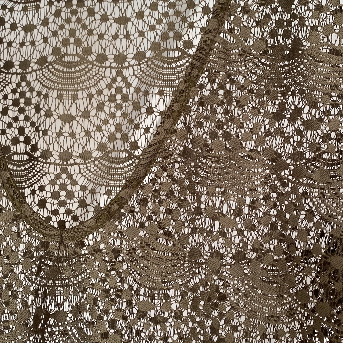 Olivgrön spetströja - 90