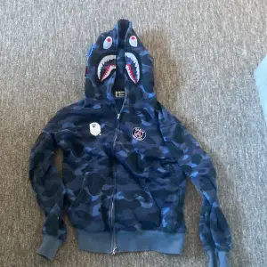 Psg x bape zip up för bra pris K0p1a kvalite