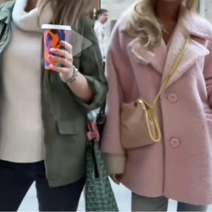 Rosa Ganni kappa - Superfin rosa Ganni kappa🩷 köpt för drygt 3000 från Vestiaire collective!!