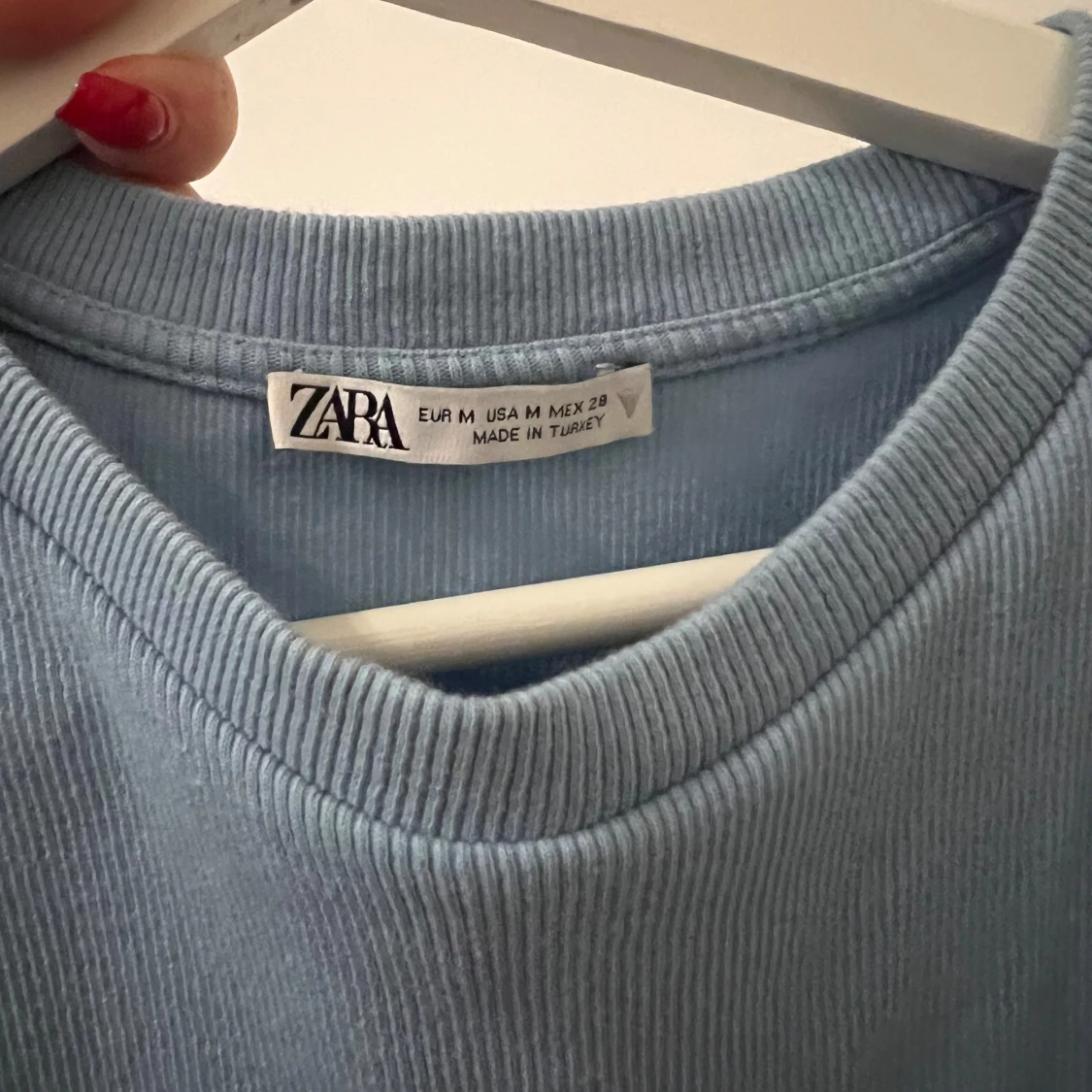 Ljusblå ribbad topp från Zara - 90