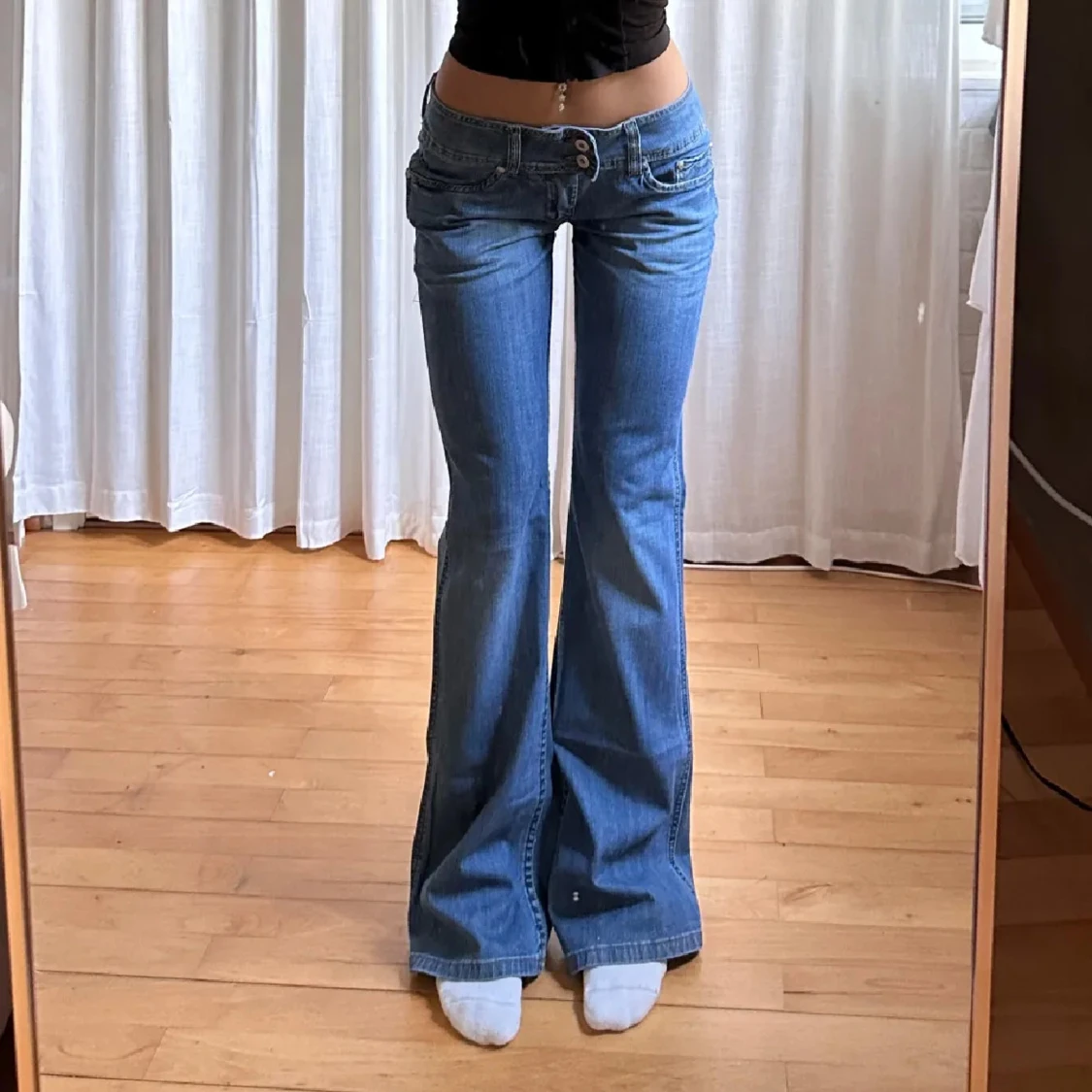 Blå bootcut jeans