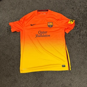 Barcelona 12/13 - Säljer en FC Barcelona tröja 12/13 säsongen, autentiskt tröja. Storlek xxl. 