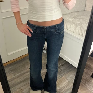 Diesel jeans  - Jätte snygga diesel jeans i storlek 14, tror de motsvarar xs! Jag är 166 och passar bra i längden men kom privat för frågor eller mått!🥰