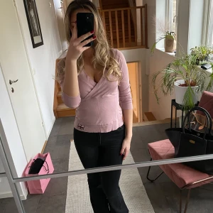 Omlott topp - Rosa omlottopp. Superfin och mysig att ha på sig