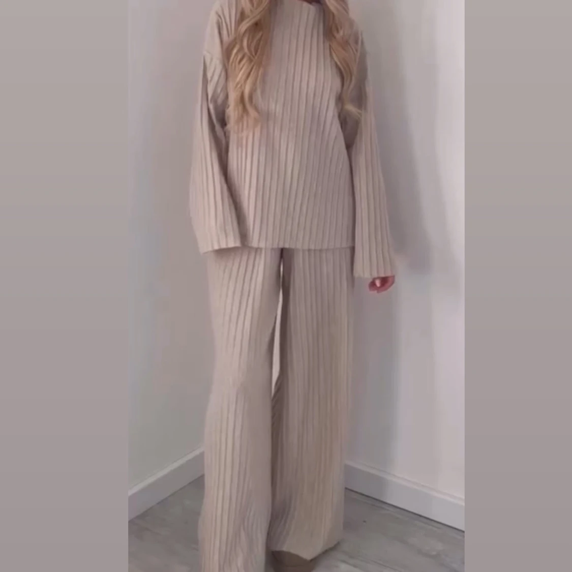 Beige ribbat set från Zara - 90