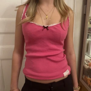 Rosa odd molly linne - Snyggt rosa linne från odd molly, använd fåtal gånger 